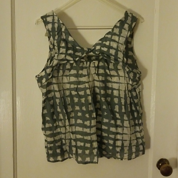 Top - Picture 2 of 2